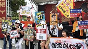 5月起，大罷免公民團體將陸續送出二階連署書。（鏡報新聞網）