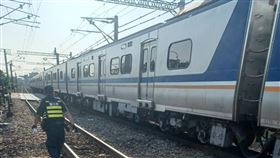 台鐵,平交道,區間車,死亡,中壢（圖／翻攝畫面）