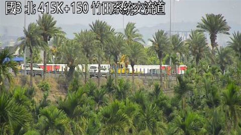 新／國道事故！主線管制封閉…剩路肩可走