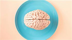專家示警：4種常見習慣「加速大腦萎縮」