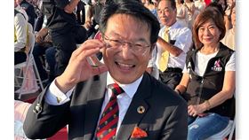 檢調懷疑，基隆市民政處長張淵翔利用戶政系統，協助查詢相關個人資料，介入罷免連署，違反行政中立。（圖／翻攝自張淵翔臉書）