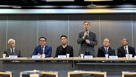 對外關係協會舉辦美國總統川普就職百日座談會對外關係協會29日舉辦「美國總統川普就職百日座談會」，邀請政大外交系兼任教授鄧中堅（左起）、台灣產經建研社理事長洪奇昌、國民黨立委林沛祥、東吳大學端木愷校長講座教授林碧炤、淡江大學戰略研究所兼任副教授黃介正、對外關係協會資深顧問謝武樵等人與會。中央社記者高華謙攝  114年4月29日