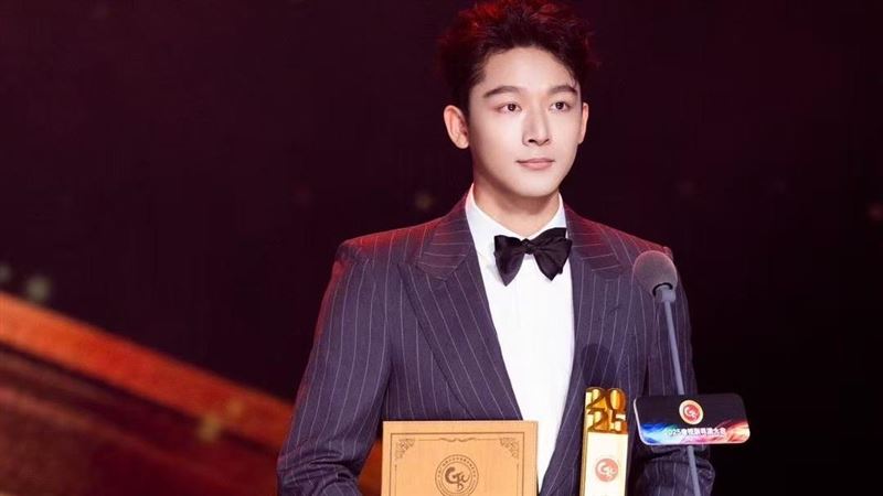 古裝男神奪演員獎！街頭狂吼觸發路邊警鈴