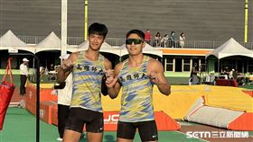 ▲高雄師大撐竿跳好手黃湧富（右）雖然最終挑戰破全國紀錄的5公尺40都失敗，和他還是以較少的失敗次數擊敗跳出PB的隊友吳彥翰（左）摘金。（圖／記者蔡厚瑄攝影）