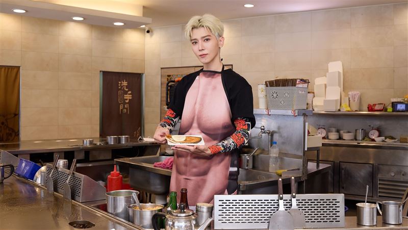 畢書盡極樂派對曝「超壯裸體畫面」全看光