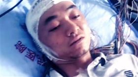 小楊哥病中仍持續更新影片，展現抗癌意志，深獲粉絲支持。（圖／翻攝自抖音）