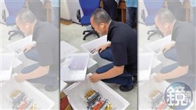 吳姓駐衛警把備勤室當作團購交易地點，地上堆滿各式各樣的商品。（讀者提供）