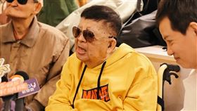 林松義中風遭養子棄養，後怒提收養終止。（台灣優質生命協會提供）