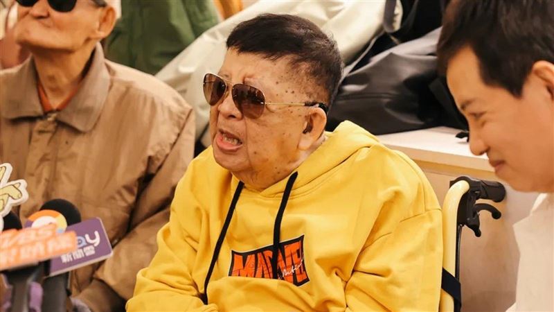84歲歌星帕金森被棄養　盼養子探病竟遭嗆