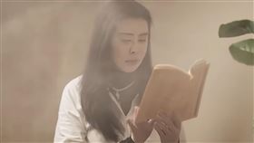 王祖賢拍片宣布開設艾灸館。（圖／翻攝微博）