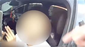 台中27歲男遭攔查暴走！情緒失控咆哮嗆警