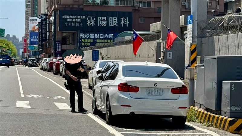 超狂BMW待轉區當車格　警直接走出門開單