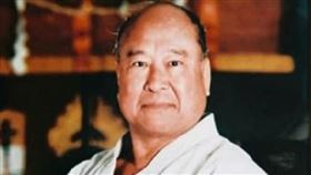 ▲大山倍達為一代武術宗師，曾經連續擊倒好幾頭野牛。（圖／翻攝自百度百科）