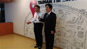 陳佩琪今（1）天一早貼出柯文哲跟總統賴清德同框的照片。（圖／翻攝自陳佩琪臉書）