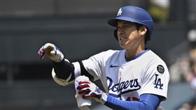 ▲大谷翔平敲出三壘安打，靠暴投跑回分數。（圖／美聯社／達志影像）