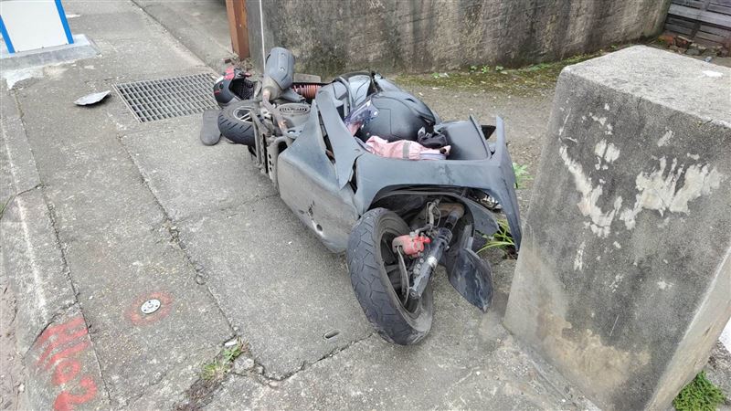 新／八德轎車逆向撞　夫妻雙載1死1傷