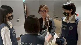 ▲貴婦奈奈逃亡7年返台歸案。（圖／翻攝畫面）
