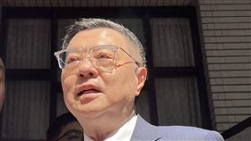 ▲卓榮泰2日上午在立法院議場前回應NCC委員人事案卡關一事。（圖／記者蘇晏男攝影）