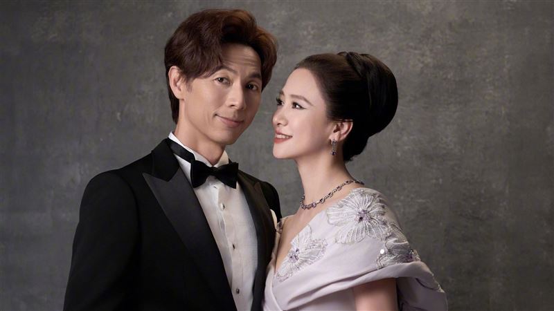 翁虹與老公劉冠廷結婚至今已長達18年，依舊幸福美滿。（圖／翻攝自微博）