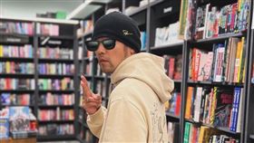 周杰倫帶老婆逛街。（圖／翻攝自周杰倫IG）