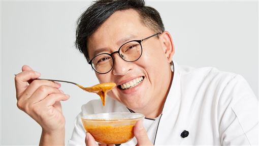 創始團隊控整碗端走　詹姆士副業捲新風暴
