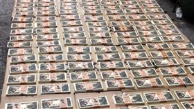 北檢查獲最大宗走私2億日圓偽造日幣（2）台北地檢署9日發布新聞稿指出，日前指揮海巡署台北查緝隊查獲歷年最大宗走私偽造日幣案，查扣數量高達2萬2879張，面額合計2億2879萬日圓（換算新台幣約為6400萬元）的偽造日幣，為歷年查獲最大宗走私偽造日幣案件。（北檢提供）中央社記者蕭博文傳真  108年4月9日