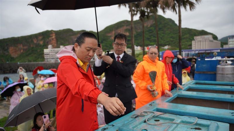 薩迦法王來台放生護生 展開心靈重生之旅