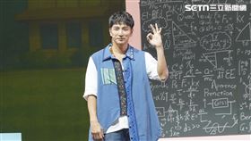 從《模范棒棒堂》出道的「小煜」楊奇煜近日參演音樂劇，透露自己這一個月來，幾乎都在忙排戲，讓老婆自嘲像是單親媽媽。（圖／記者趙于瑩攝影）