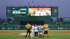 飛利浦攜手台鋼雄鷹　打造頂級家庭娛樂體驗（業配勿用）