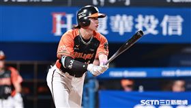 ▲中職36年例行賽，統一獅中外野手林佳緯敲出安打。（圖／記者劉彥池攝影）