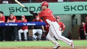 ▲味全龍陳子豪延長賽敲出關鍵安打。（圖／味全龍提供）