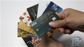 今年刷卡繳稅與往年相比，現金回饋比例下降不少。