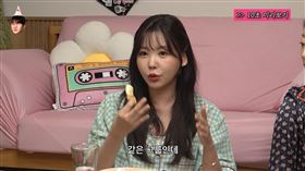 Raina在節目中大方分享偶像談戀愛的秘辛。（圖／翻攝自Youtube）