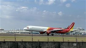 越捷航空,VJ881,7700,轉降,小港機場(圖／趙先生提供)