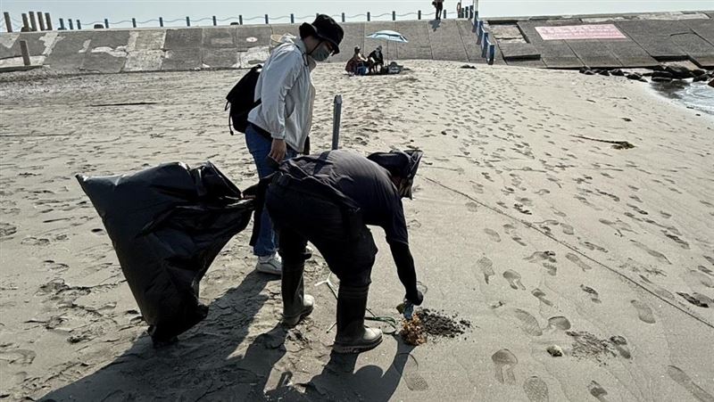 西子灣疑有僧帽水母　海洋局：有劇毒勿碰