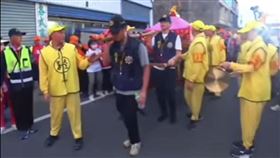 有衝突？彰化4刑警突扛粉紅超跑　真相曝