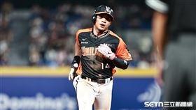 ▲中職36年例行賽，統一獅右外野手邱智呈炸裂陽春砲。（圖／記者劉彥池攝影）
