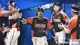 ▲中職36年例行賽，統一獅右外野手邱智呈炸裂陽春砲。（圖／記者劉彥池攝影）