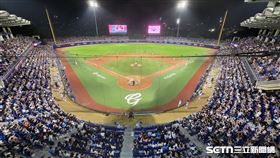▲中職36年例行賽，富邦悍將韓國主題日湧進11203人，是新莊棒球場本季次高。（圖／記者劉彥池攝影）