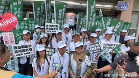 ▲「新竹市雙罷免」二階連署今日送件到新竹市選委會。（圖／翻攝自林志潔臉書）