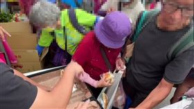 白沙屯,媽祖,進香,結緣,麵包,貪婪,搶光（圖／翻攝自白沙屯媽祖全球徒步聯誼會臉書）