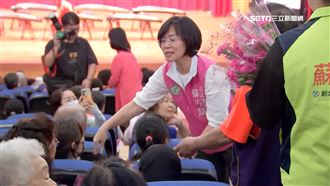 劍指2026　黃國昌、蘇巧慧發康乃馨較勁