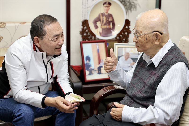 許歷農享嵩壽107歲辭世,侯友宜發文追思「經歷戰火烽煙,始終以國家為念。」(圖/新北市府提供)