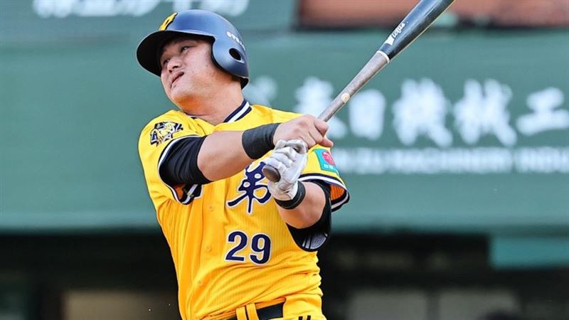 陳俊秀扛3分砲帶氣勢　賽後說被魔鷹嚇壞