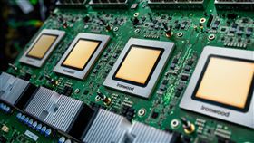 Google第7代TPU亮相Google Cloud Next大會9日登場，推出首款專為人工智慧（AI）推論打造的新一代AI晶片TPU，名為Ironwood。（Google提供）中央社記者張欣瑜拉斯維加斯傳真  114年4月10日