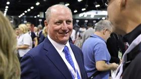 阿貝爾多年來一直是股神巴菲特的得力助手，成為他的欽定接班人。（圖／路透社／達志影像）