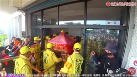 【白沙屯進香】媽祖路口突甩尾左轉！香燈腳感動曝：要跟員警一起執勤（圖／翻攝自白沙屯媽祖網路電視台 YouTube頻道）