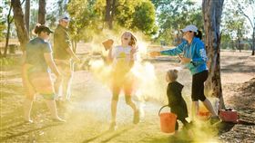 ▲家庭經濟支柱應妥善規劃保險，並以「雙十原則」評估投保保額才可以保障未來。（示意圖／PIXABAY）