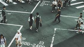 命理師表示，5月15日太陽進入金牛座，金融市場又會不斷震盪。（示意圖／CTWANT）