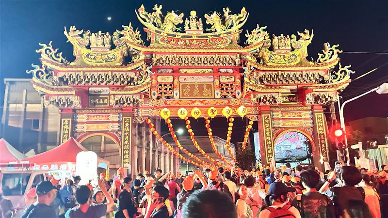 33萬香燈腳齊聚！白沙屯進香挑戰極限